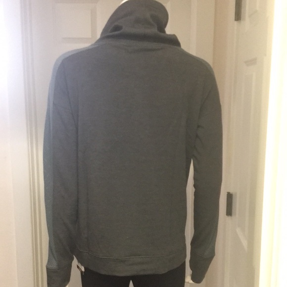 Under Armour Athletic/Athleisure Cowlneck S/S NWT! - Picture 7 of 11